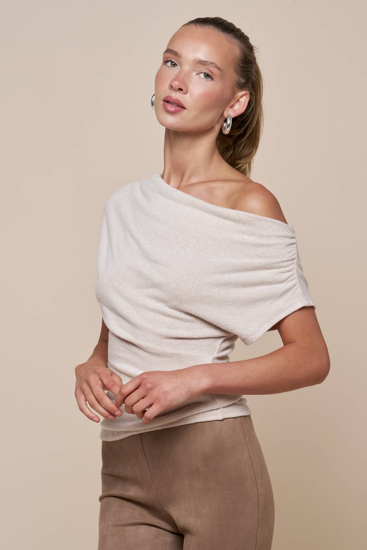 Gathered Asymmetrical Off Shoulder Top: Dk Oatmeal / S