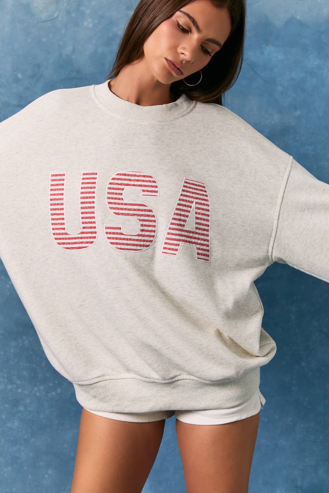 "USA" LONG SLEEVE CREW NECK OVERSIZED SWEATSHIRT: LT H GREY / XS