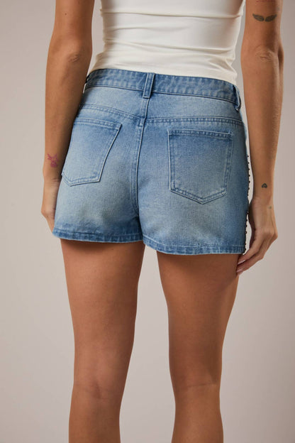LOW RISE DENIM SKORT: DENIM / XS