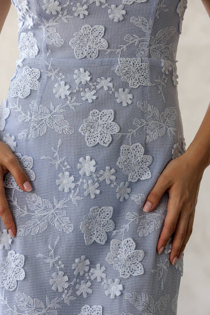 JD10058-1 - FLORAL LACE MIDI DRESS: BLUE FLORAL / S