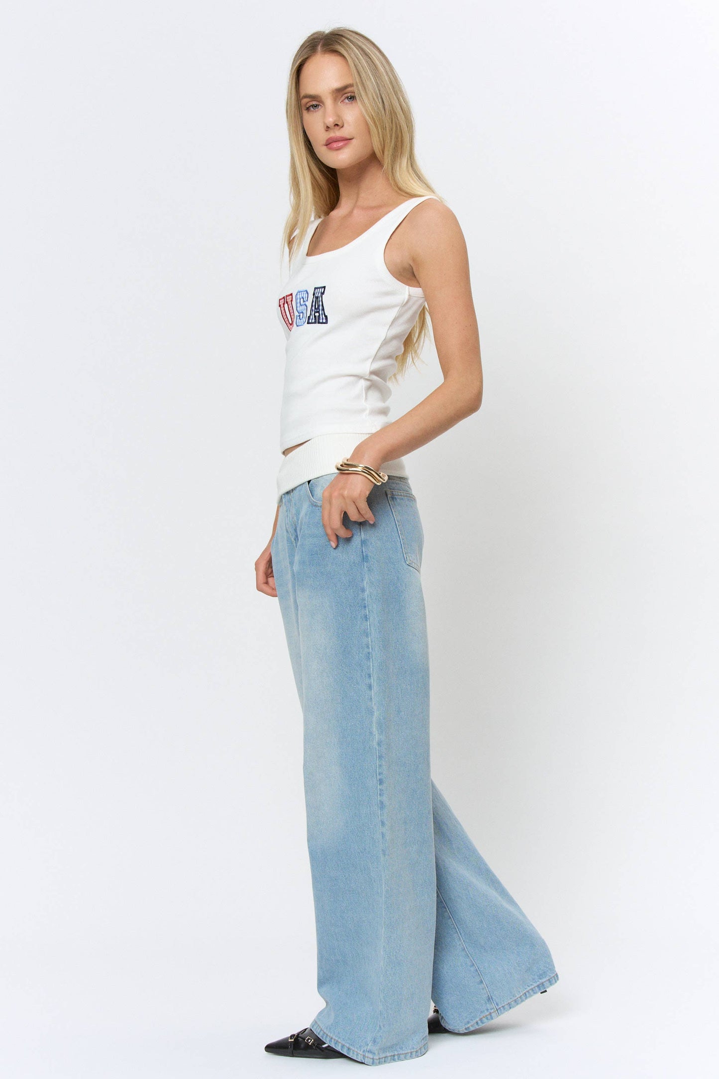 BKT1086C - APPLIQUE DETAILED RIB SLEEVELESS TOP: OFF WHITE / S-M-L (3-2-1)