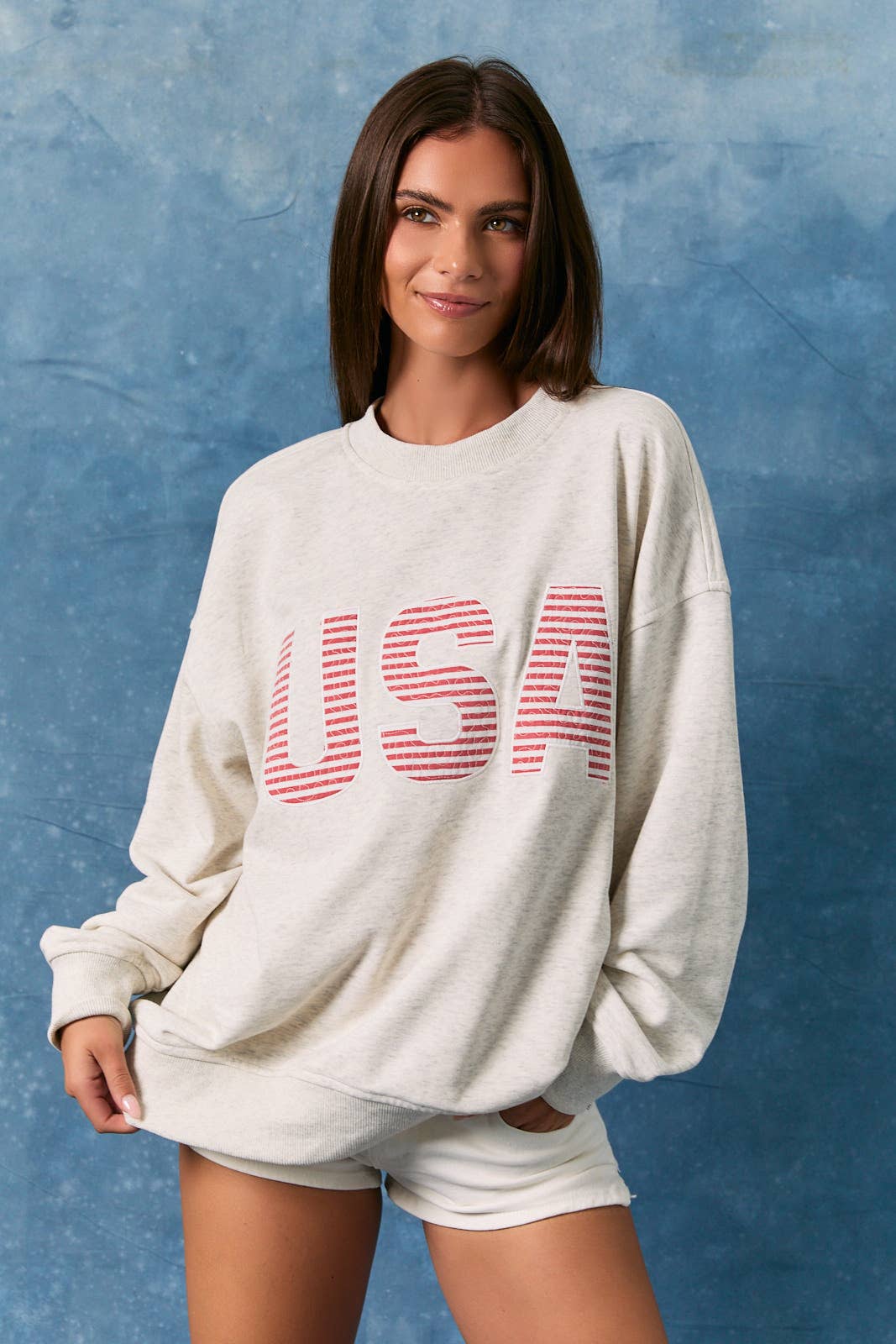 "USA" LONG SLEEVE CREW NECK OVERSIZED SWEATSHIRT: LT H GREY / XS